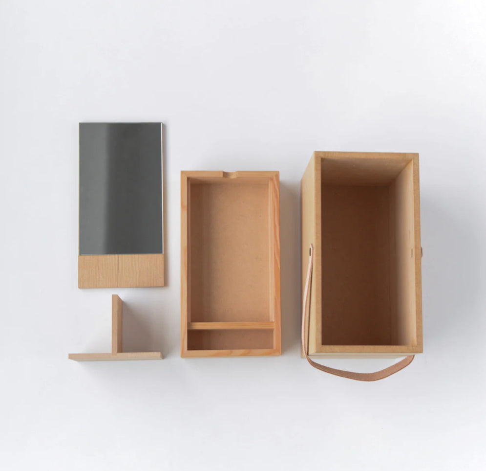"At the beginning of my day" make up box