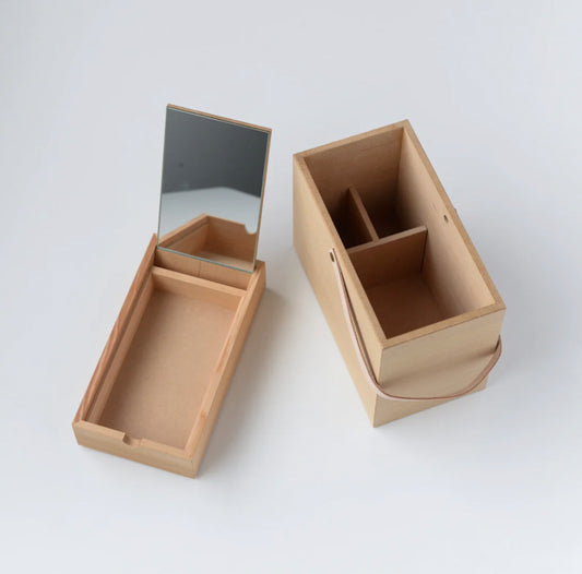 "At the beginning of my day" make up box